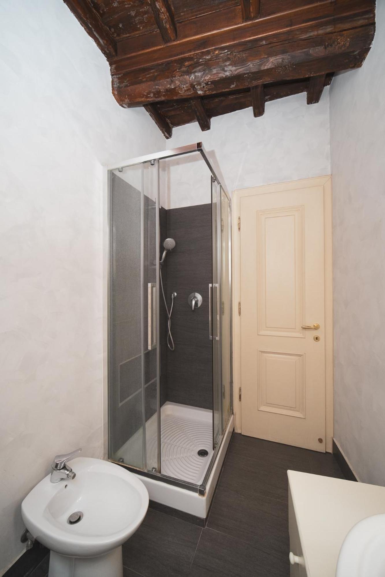 Apartment Trevi Fountain By Buddyrent *